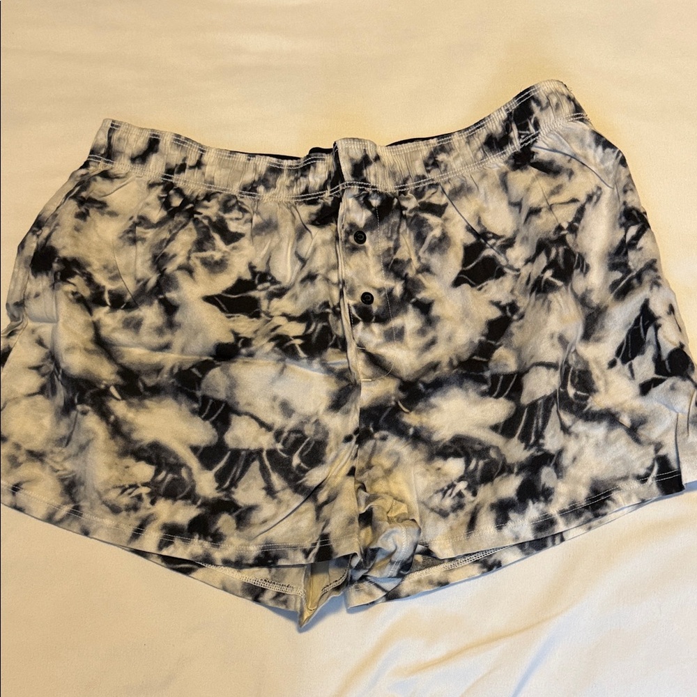 Victoria's Secret Black  and White Women's Boxer Shorts